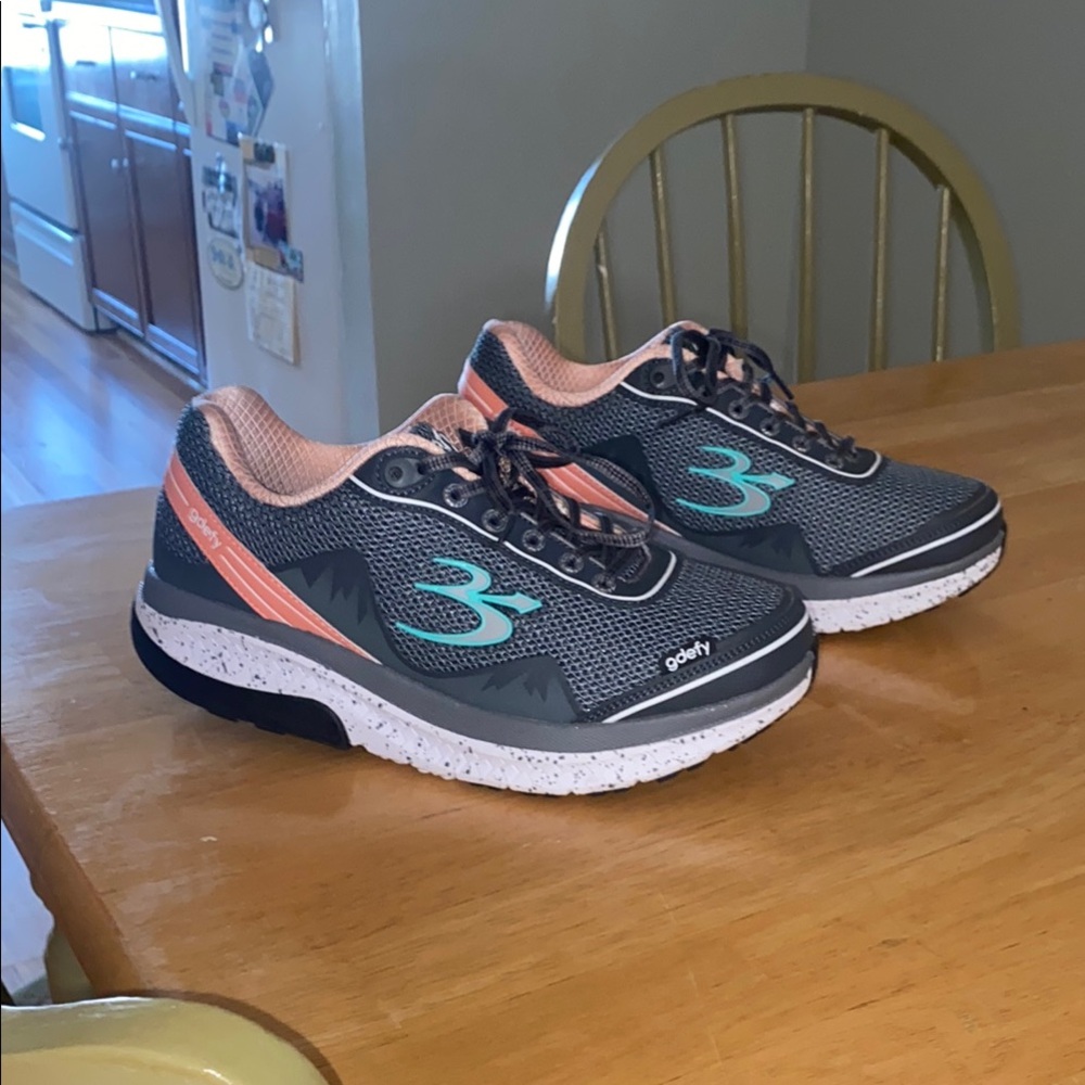 BRAND NEW SHOES 
🎉🎉 Gdefy Price DROP
I have dropped to $55! No lower!!